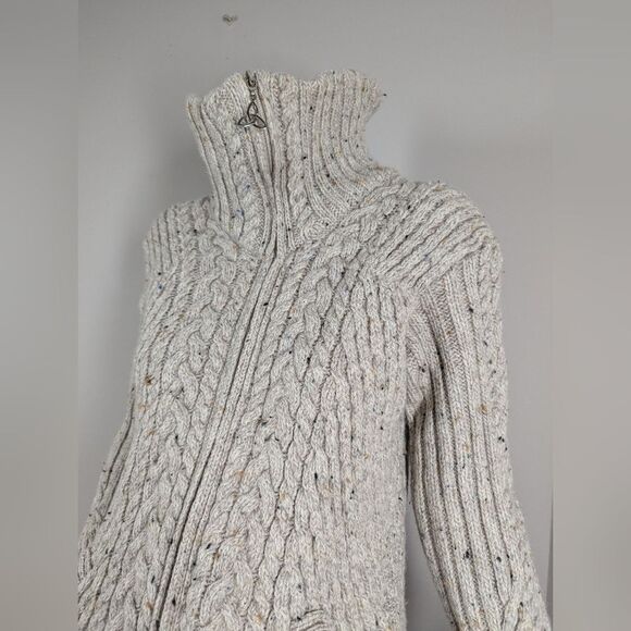 Aran Mur Irish Knit Merino Wool Zippered Cardigan. - Picture 9 of 11